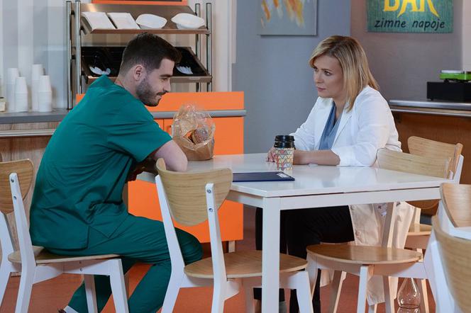 Pierwsza miłość, odcinek 3292: Marysia (Aneta Zając), Kacper (Damian Kulec) 