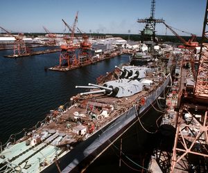 Trump rozważa powrót pancerników do US Navy. Czy era wielkich dział wróci na ocean?