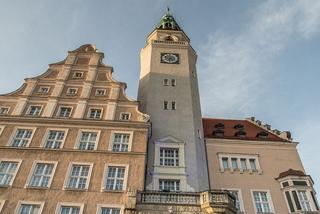 Długie kolejki pod ratuszem w Olsztynie. Uchodźcy z Ukrainy stoją po numer PESEL