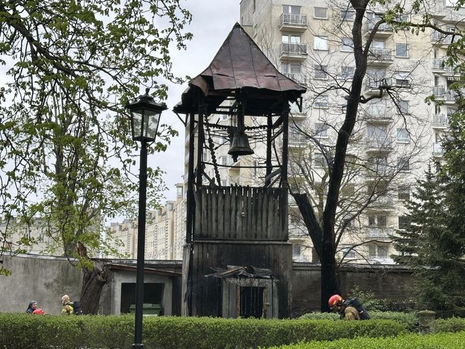 Ktoś podpalił zabytkową drewnianą mającą 208 lat dzwonnicę