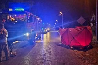 53-latek nie żyje. Tragiczny wypadek w Abramowie. Policjanci szukają kierowcy samochodu