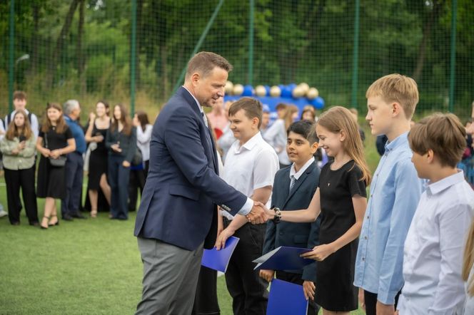 Rewolucja w warszawskich szkołach. Rafał Trzaskowski: "Nowe strefy powstaną w każdej placówce"