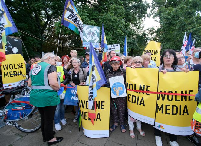 Protest w obronie TVN w Warszawie