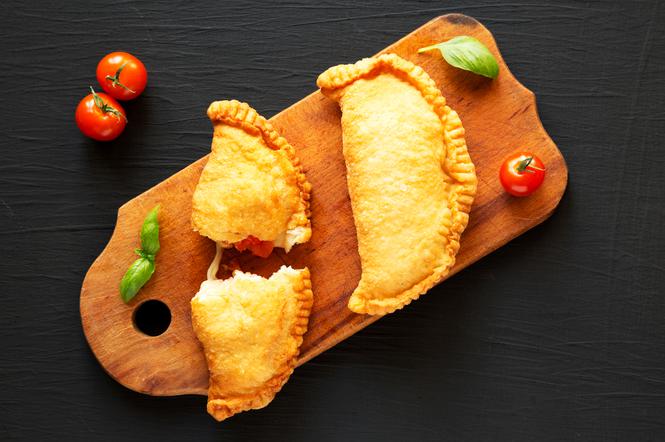 Panzerotti - kapitalny przepis na włoskie pierogi smażone lub pieczone