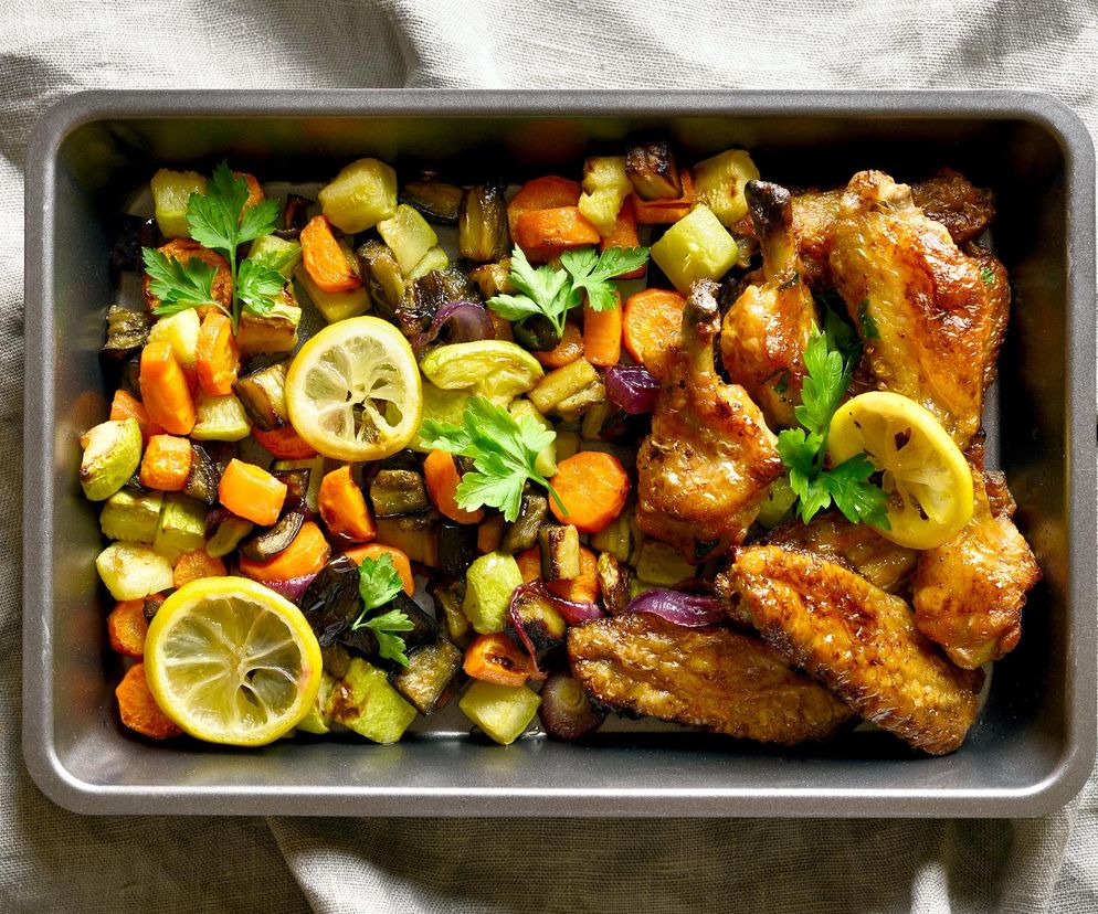 Cały obiad z jednej blachy? Rodzina będzie się zajadać tą wieprzowiną