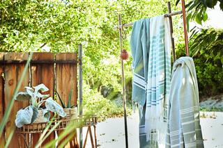 Prysznic w ogrodzie – jak na plaży 