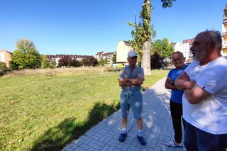 Bełchatów. Binków. Budynek handlowy zamiast zielonego skweru