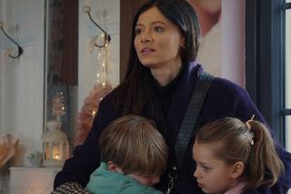 M jak miłość odc. 1732. Iza (Adriana Kalska), Szymek (Staś Szczypiński), Maja (Laura Jankowska)