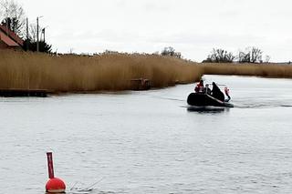 Funkcjonariusze Straży Granicznej uratowali suczkę tonącą w rzece Pasłęka