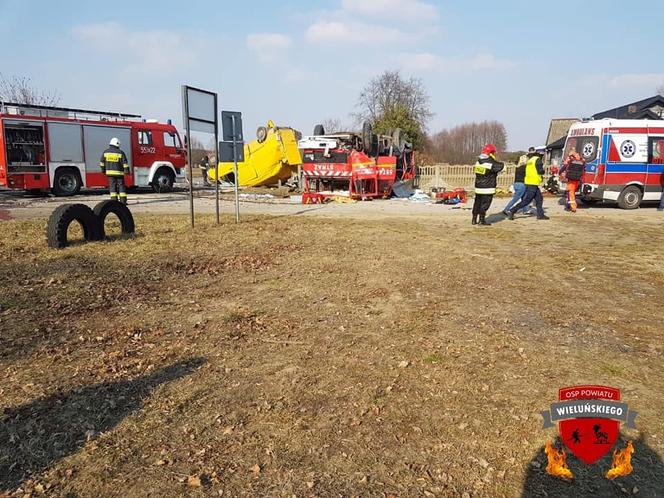 Strażacy jechali do pożaru, na akcję jednak nie dotarli. Masakra busa z wozem strażackim [FOTO]