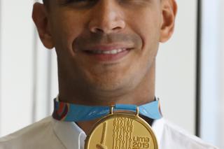 Ruben Limardo - olimpijczyk wozi jedzenie