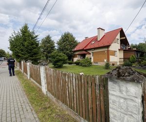 Karol i Marta Nawroccy na obiedzie u rodziny spod Kolbuszowej, na stole same smakołyki
