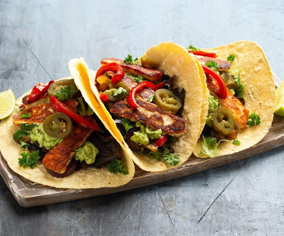 Z tortilli i tego cypryjskiego sera robię pyszny lunch. To eksplozja smaków gotowa w 15 minut