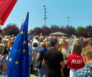 Manifestacja 4 czerwca na placu Solidarności w Szczecinie