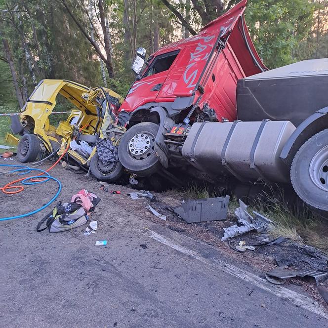 Koszmarny wypadek wpod Rzeczenicą. Nie żyją dwie osoby