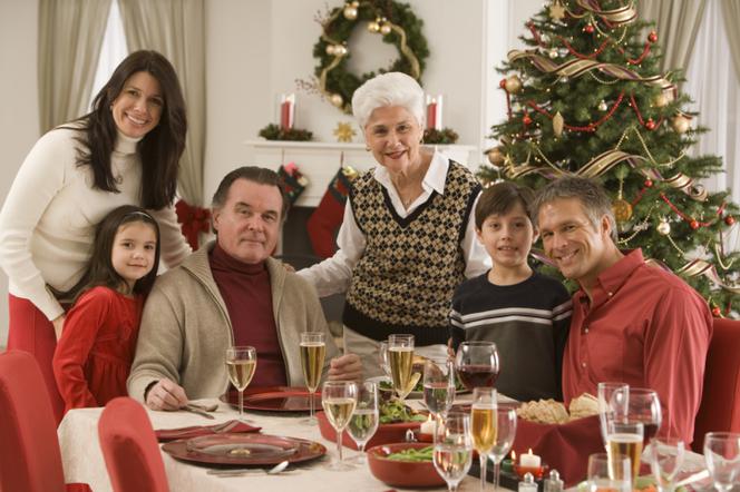 Wigilia i Boże Narodzenie: historia rodziny opowiadana przy świątecznym stole