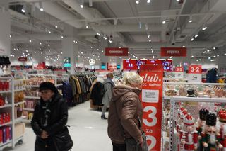 Nowa Sukcesja. Sklepy