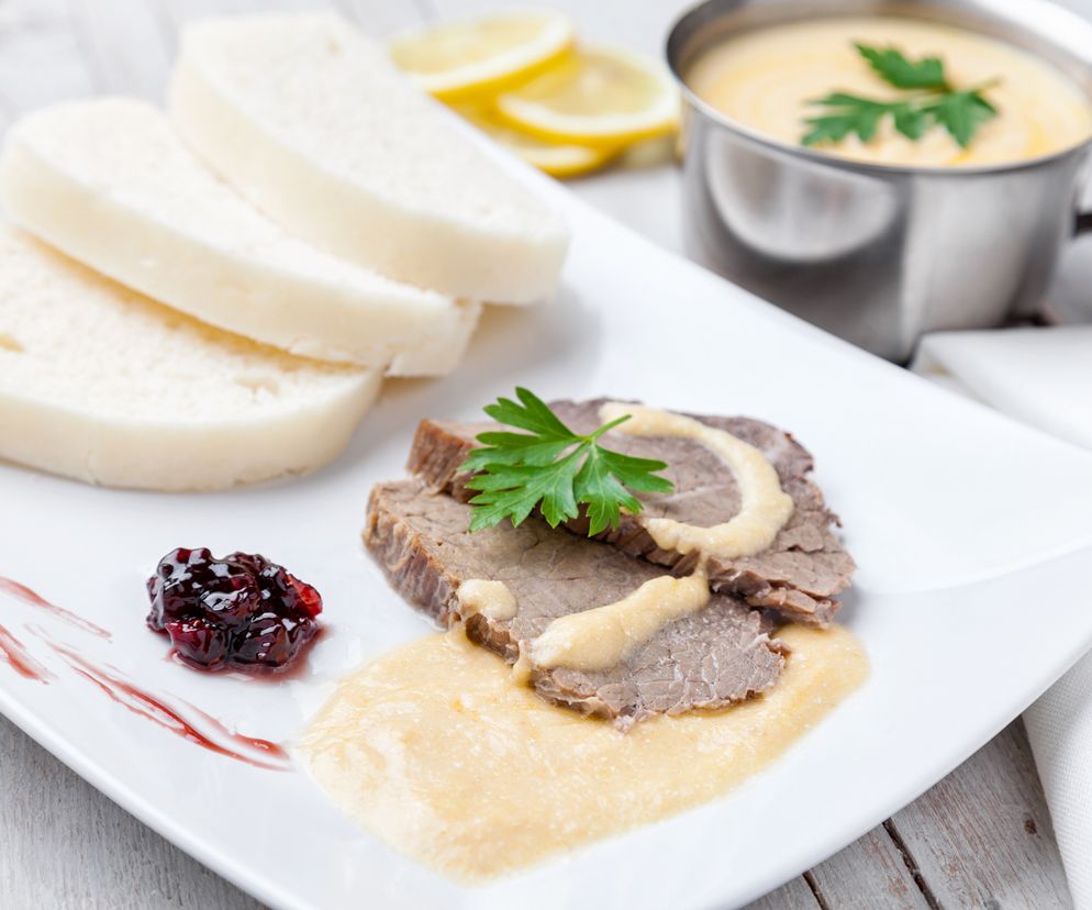 Sos serowy z serka topionego: wersja błyskawiczna