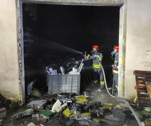 Pożar w Olsztynie. Akcja 40 strażaków w magazynie przy ul. Metalowej.