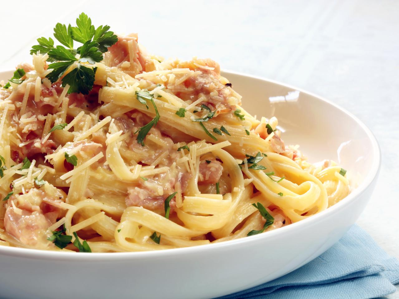 Spaghetti a la carbonara - przepis Ewy Wachowicz