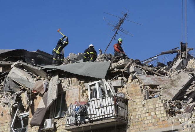 Do 23 wzrosła liczba ofiar śmiertelnych rakietowo-dronowego ataku Rosji na Kijów