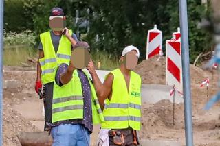 Kierowcy tkwią w korkach, robotnicy się śmieją. Sielankowy nastrój podczas remontu