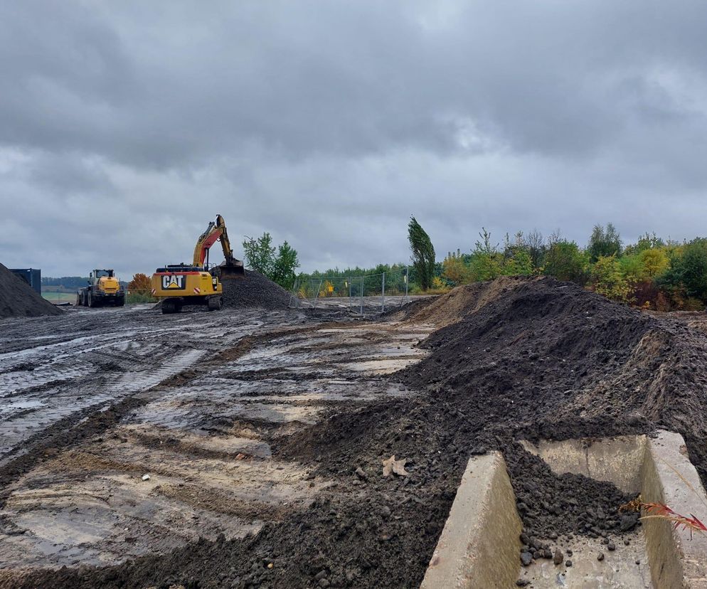 Nielegalne prace na gminnym terenie w Piekarach Śląskich. Policja w akcji