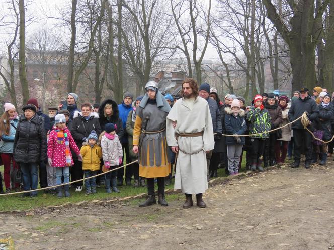 Misterium Męki Pańskiej na kalwaryjskim wzgórzu w Piekarach Śląskich