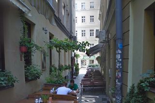 Najwęższa ulica we Wrocławiu. Ma zaledwie 3 metry szerokości i burzliwą przeszłość 