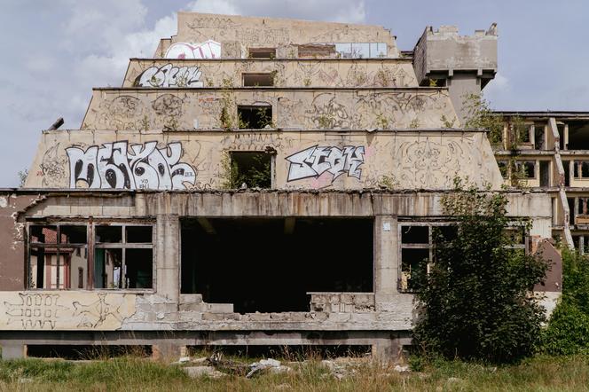 Hotel Sudety w Jeleniej Górze - zobacz zdjęcia ogromnego Zigguratu