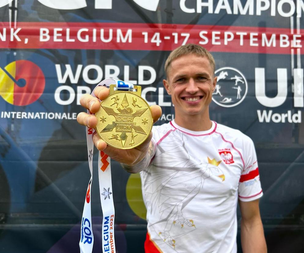Piotr Król ze złotym medalem Mistrzostw Świata OCR w Belgii
