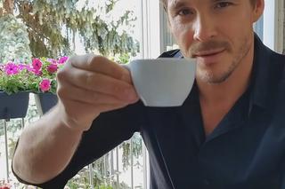 Mikołaj Roznerski (Marcin z M jak miłość) pokazał mieszkanie w Warszawie