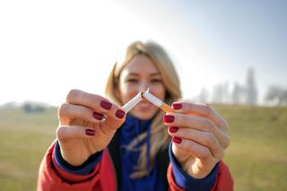 Jak rzucić palenie? Naukowcy podali co jest najtrudniejsze