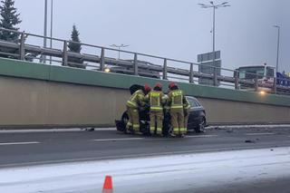 Wypadek pod tunelem przy Auchan na ul. Produkcyjnej