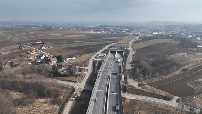 Tunel na Północnej Obwodnicy Krakowa zamknięty. Objazd w kierunku Warszawy