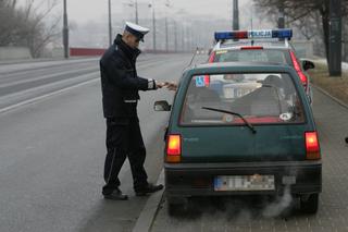 Policja zabiera 7 praw jazdy dziennie w Warszawie! Sprawdź za co najczęściej
