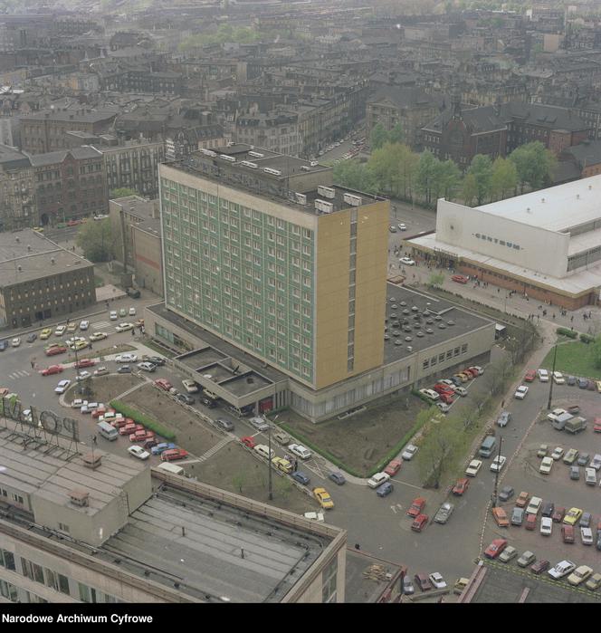 Tak wyglądały Katowice w latach 1989-2004. Te zdjęcia to prawdziwe perełki! [GALERIA]