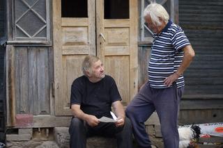 Rolnicy. Podlasie. Gienek czyta list od fanki. Odcinek 36. Sezon V