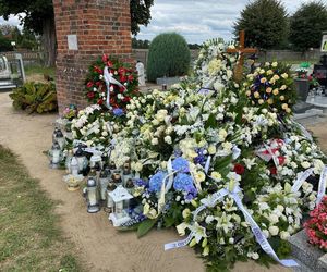 Przejmujący widok na grobie Jakuba Pracharczyka. 20-latek zginął w katastrofie awionetki