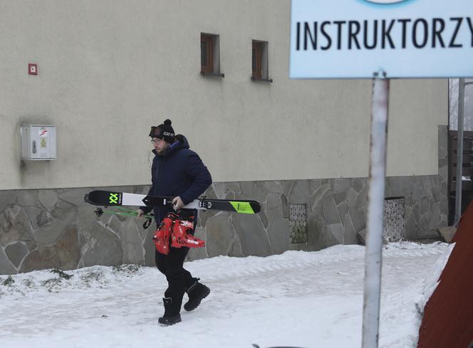 Minister Grzegorz Puda szusuje po lesie