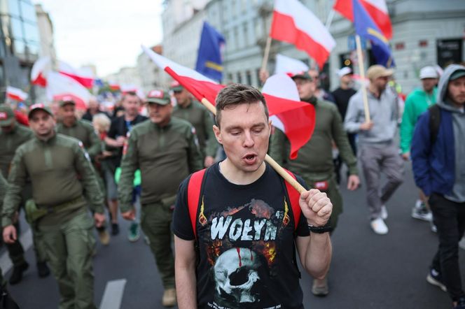 W Warszawie odbył się antyimigrancki marsz i kontrmanifestacja. Pojawiło się kilka tysięcy osób