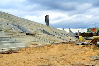 Stadion ma być gotowy do końca roku. Pytanie o koszty wciąż otwarte. 