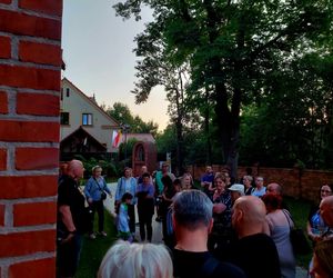 Magiczna Noc Świętojańska w Starym Fordonie. Spacer pod gwiazdami przyciągnął bydgoszczan i turystów