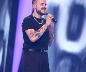 The Voice of Poland. Przez chorobę wstydził się śpiewać. Po 10 latach wraca odmieniony, by spełnić marzenia!