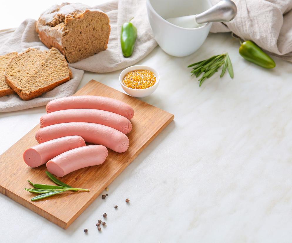 Wszystko o MOM. Co jemy w parówkach? Gdzie jeszcze Katarzyna Bosacka znalazła MOM?