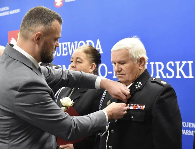 Wręczono odznaki Świętego Floriana i innne medale strażakom. Wśród zasłużonych wójt Gminy Iława