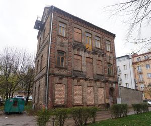Opuszczona zabytkowa kamienica przy ul. Sienkiewicza w Białymstoku