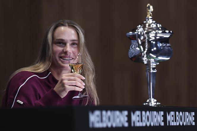 Aryna Sabalenka świętuje zwycięstwo w Australian Open