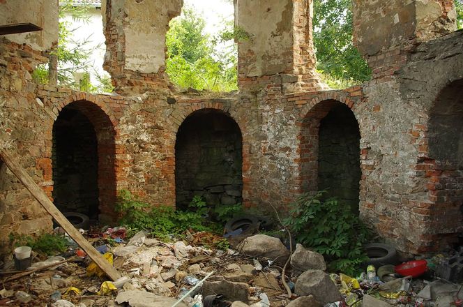 Herbaciarnia w Kowarach stan przed remontem i remont