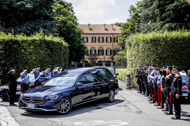 Pogrzeb Silvio Berlusconiego. W Mediolanie rozpoczęły się uroczystości